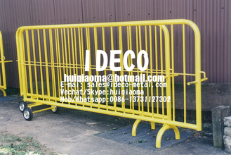Temporary Fences, Movable/Mobile Steel Barricades, Portable Crowd Control Barriers with Rollers/Wheel Base