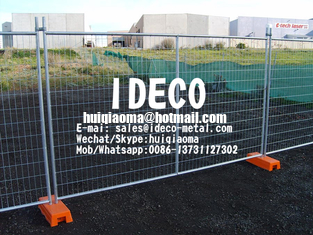 Temporary Portable Fencing Panels with Plastic and Concrete Feet, Movable Welded Mesh Crowd Control Barricades